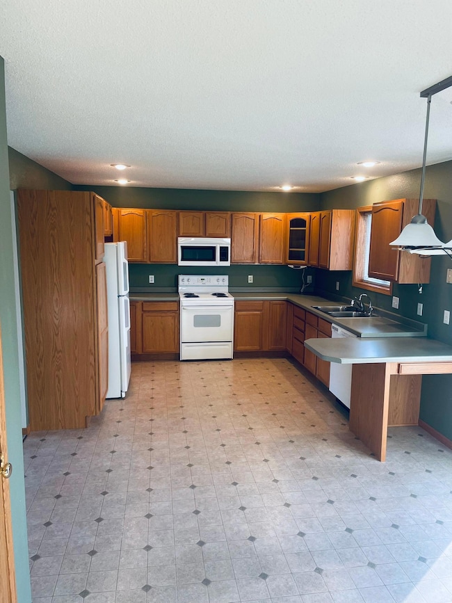 2000 Prairie Ln SW, Willmar, MN 56201 - photo 4