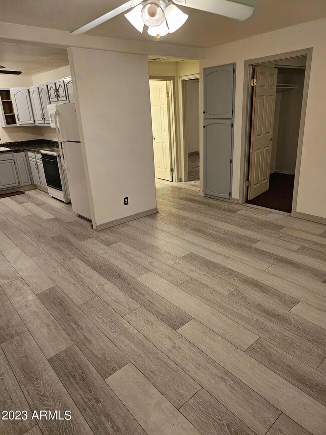 126 N Stapley Dr, Mesa, AZ 85203 - photo 5