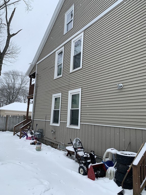 73 Cambridge St, Lawrence, MA 01843 - photo 4