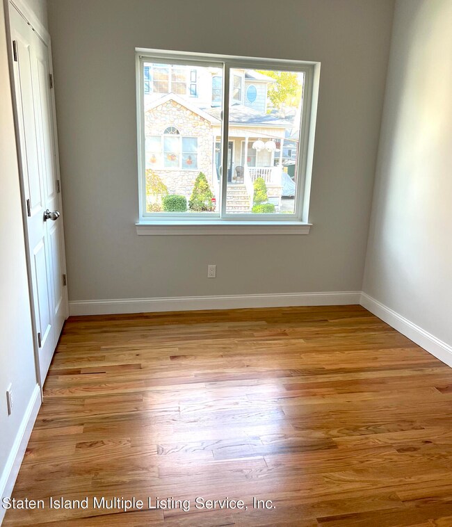 365 Maine Ave unit 2, Staten Island, NY 10314 - photo 4