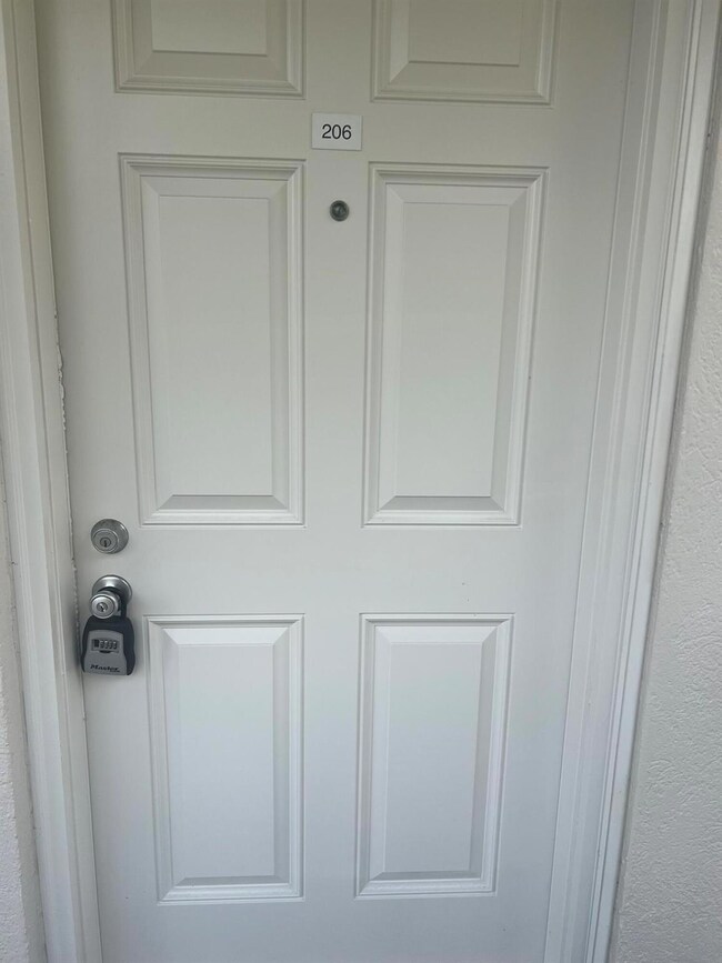 3640 Whitehall Dr unit 2060, West Palm Beach, FL 33401 - photo 2