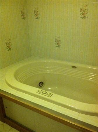 90 Botolph St, Quincy, MA 02171 - photo 6