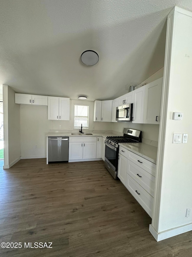 201 N Catalina Ave, Mammoth, AZ 85618 - photo 6