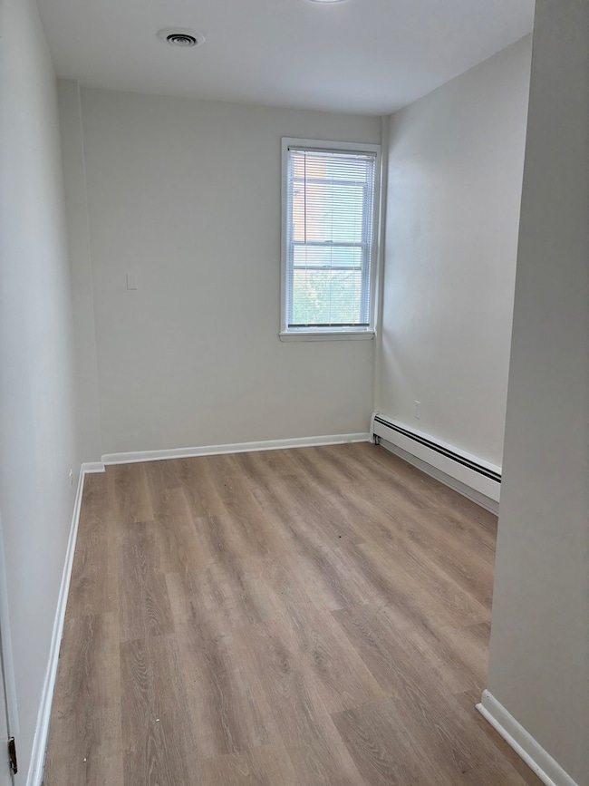 10401 S Ewing Ave unit 2R, Chicago, IL 60617 - photo 4