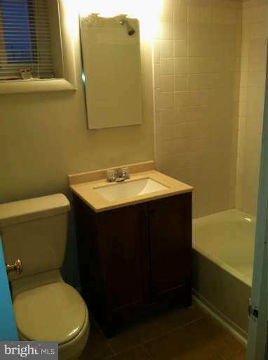 908 Hilltop Terrace SE, Washington, DC 20019 - photo 7