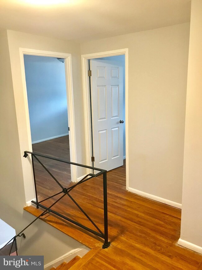 6901 Forest Terrace, Hyattsville, MD 20785 - photo 7