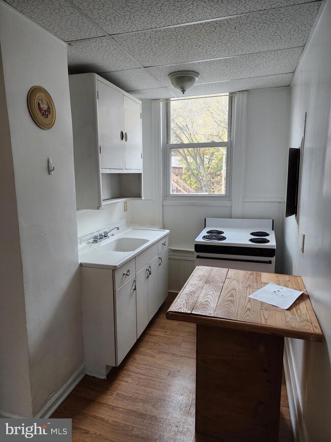 15 N Washington St unit 2, Berkeley Springs, WV 25411 - photo 7