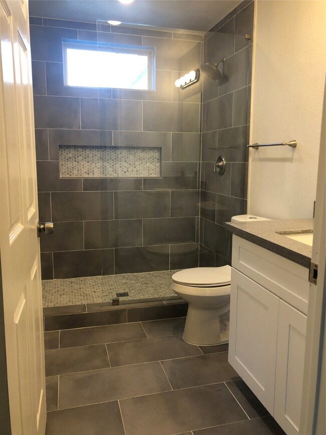 2418 Woodard St, Houston, TX 77026 - photo 5