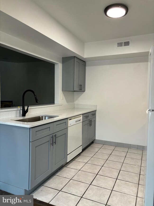 101 Gregorys Way, Voorhees, NJ 08043 - photo 4