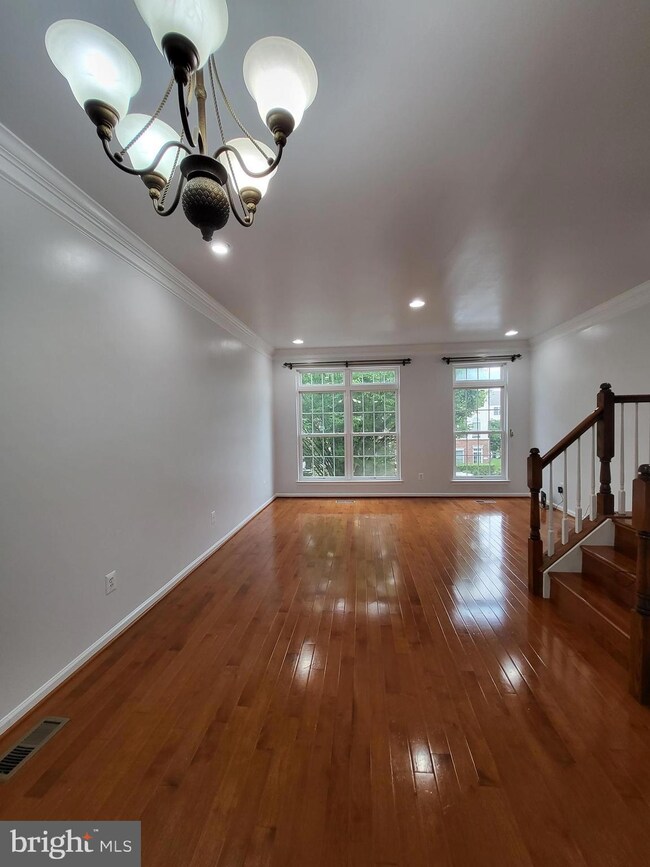 42595 Pine Forest Dr, Chantilly, VA 20152 - photo 7