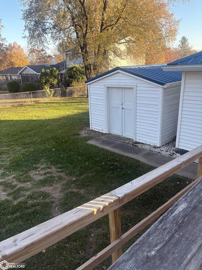 2438 N Jefferson St, Ottumwa, IA 52501 - photo 6