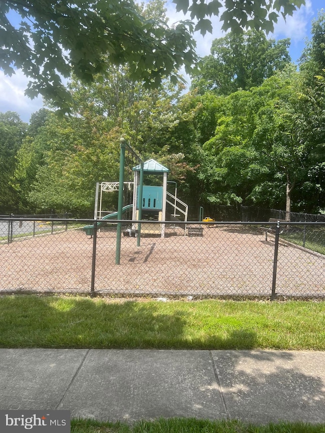 12801 Half Moon Ln, Woodbridge, VA 22192 - photo 4