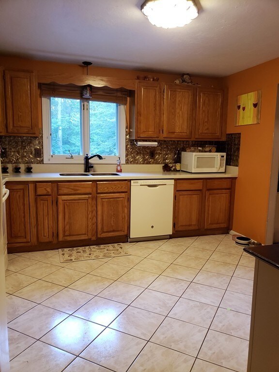 61 E Charlton Rd, Spencer, MA 01562 - photo 7