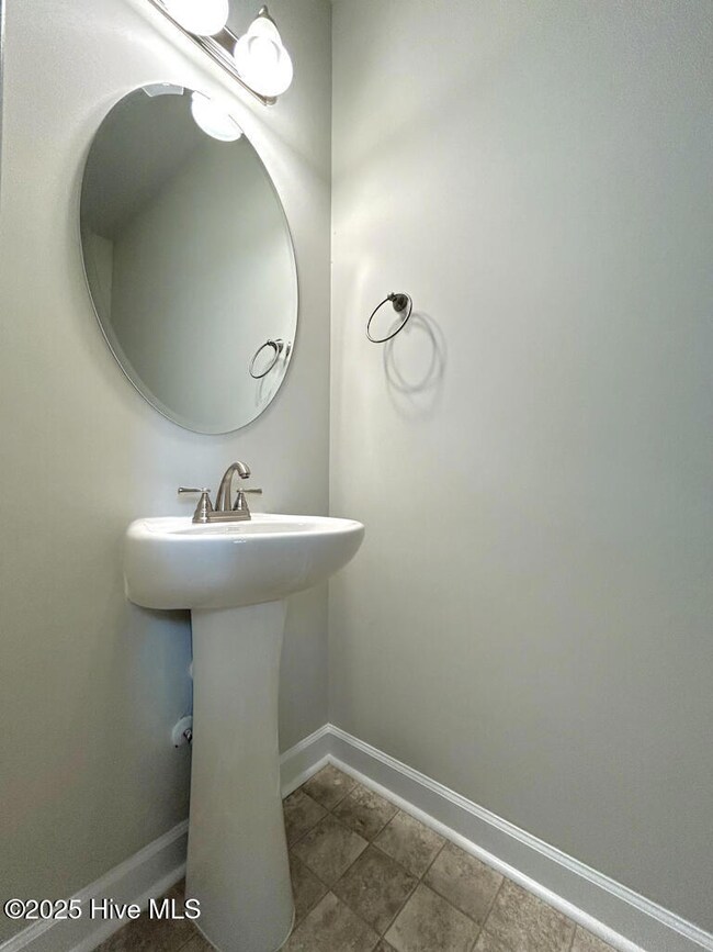 113 Crab Claw Spit Ln, Jacksonville, NC 28546 - photo 5