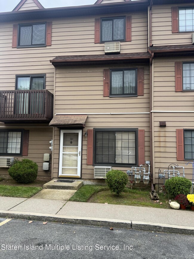 60 Daffodil Ln unit 107, Staten Island, NY 10314 - photo 2