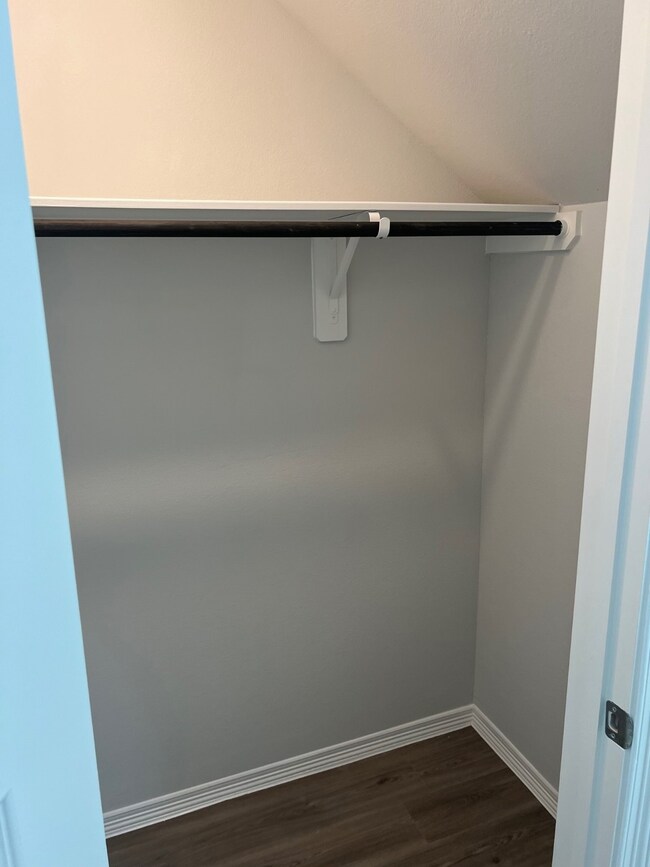 10918 Holly Briar Ct, Tomball, TX 77375 - photo 5