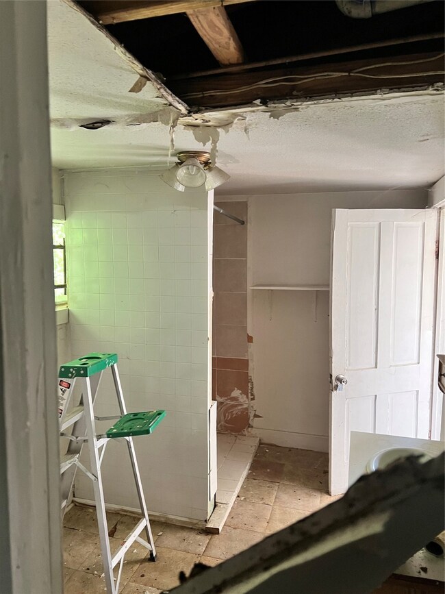 848 Marjorie St, Houston, TX 77088 - photo 5