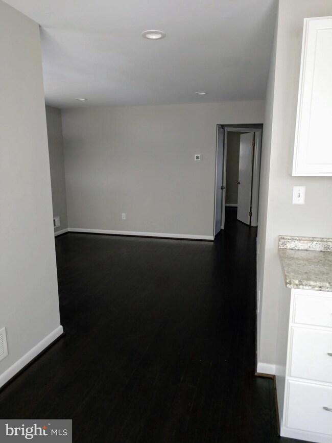 2834 Michigan Ave, Halethorpe, MD 21227 - photo 3