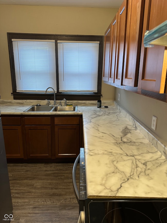 3810 E 9th St, Indianapolis, IN 46201 - photo 5