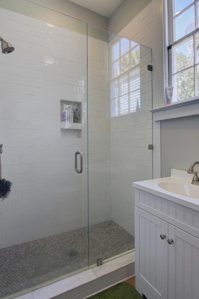 527 bath tile shower