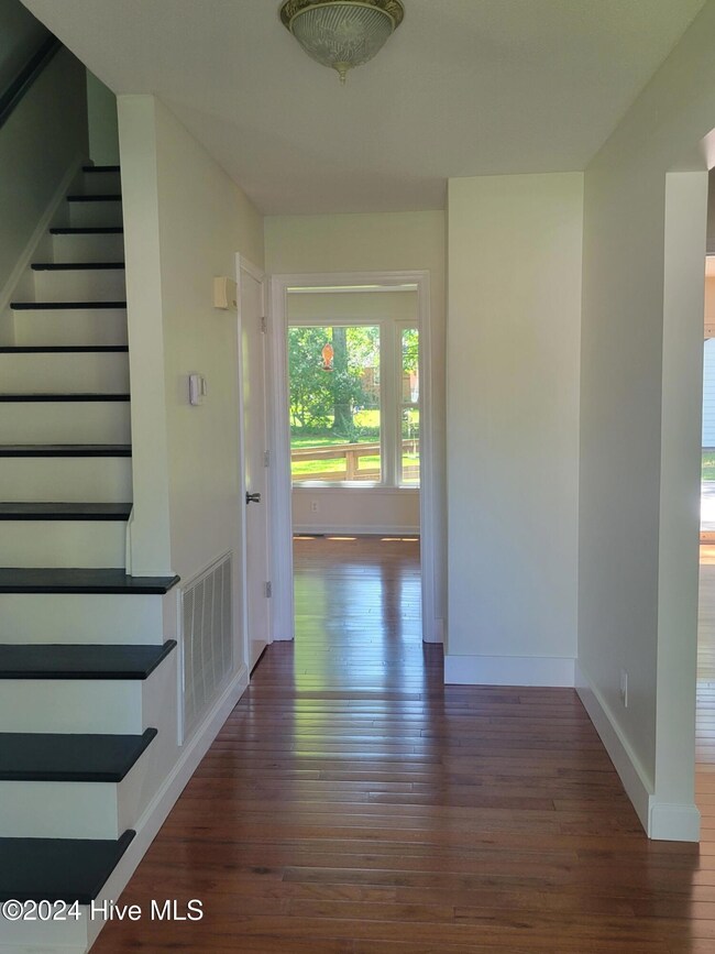 622 Shadowwood Dr, Jacksonville, NC 28540 - photo 6