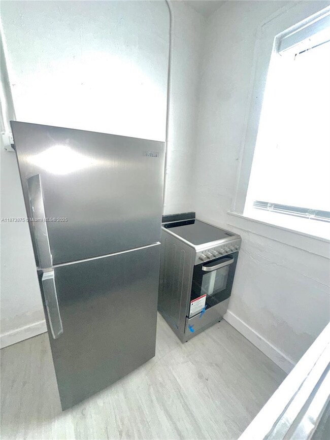 967 SW 5th St unit 17, Miami, FL 33130 - photo 4