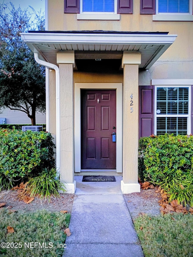 425 Oasis Ln, Orange Park, FL 32073 - photo 2