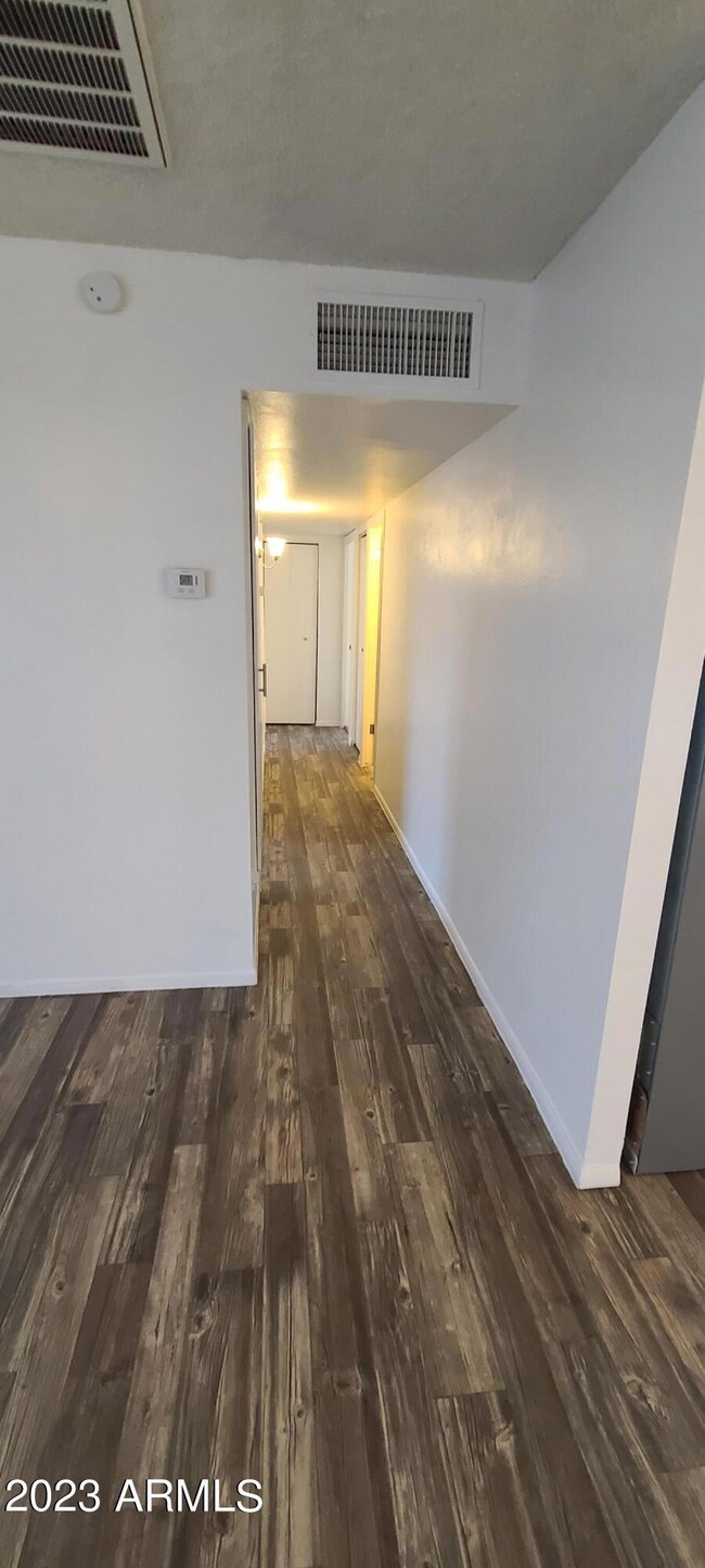 2237 N 48th Ln, Phoenix, AZ 85035 - photo 4