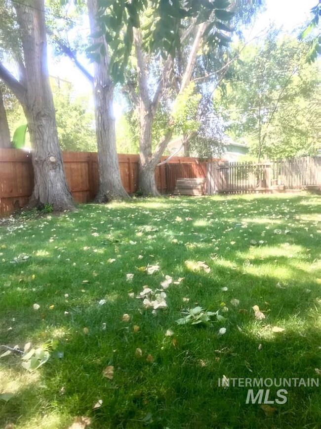 311 S Elder St, Nampa, ID 83686 - photo 6