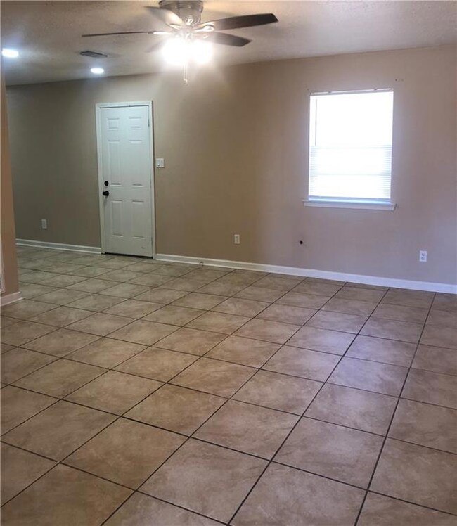 1952 Jasper Ln unit B, Laplace, LA 70068 - photo 5