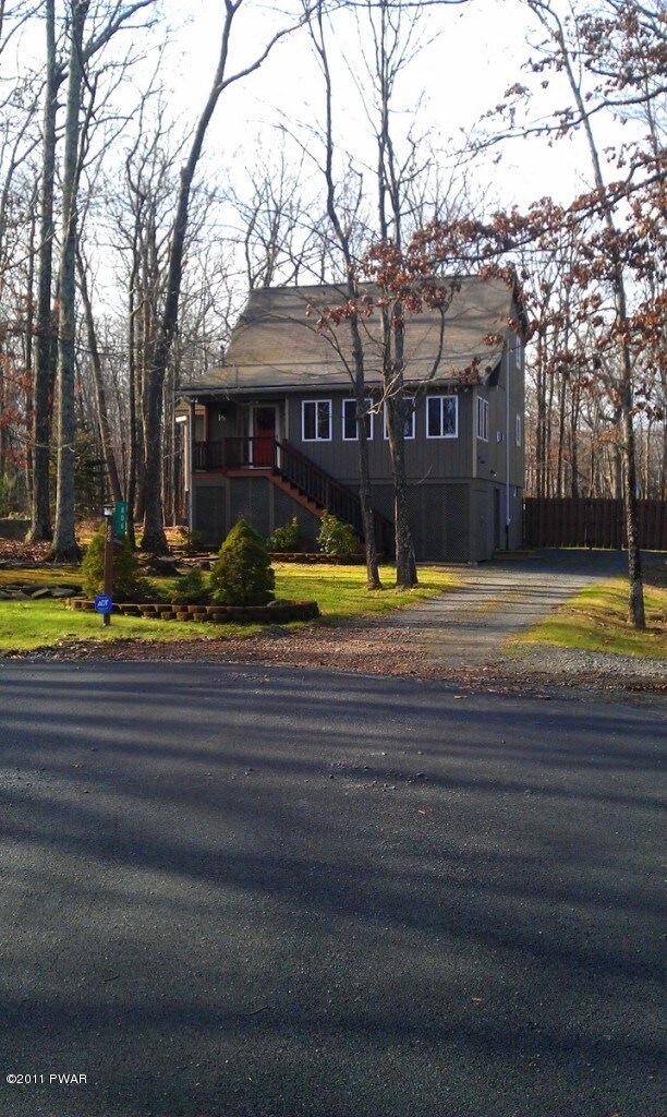 USR452 Wren Ct, Hawley, PA 18428 - photo 2