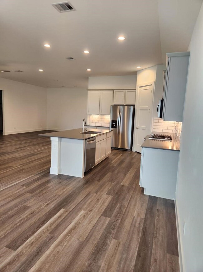 13705 Rising Sun Ln, Conroe, TX 77384 - photo 7