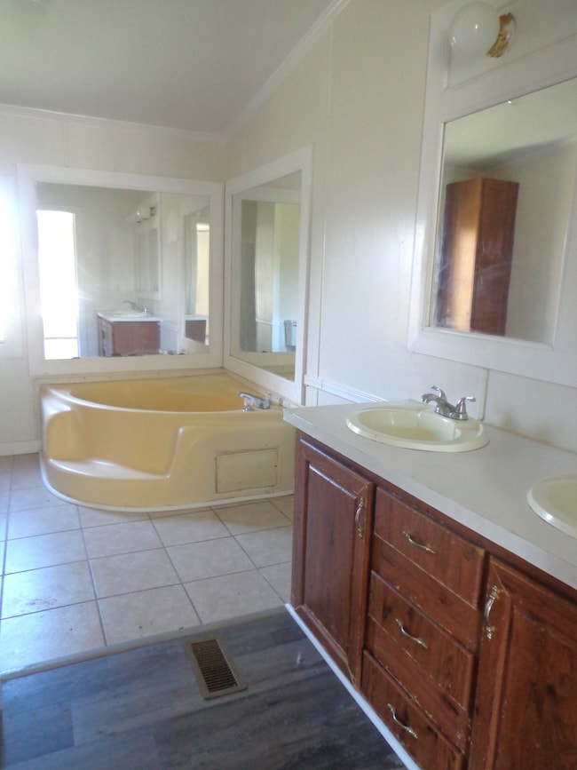 152 Baker Ridge Rd, Waverly, TN 37185 - photo 7