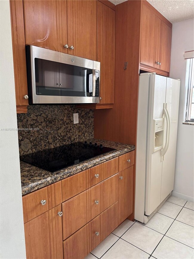 18240 Mediterranean Blvd unit 5-11, Hialeah, FL 33015 - photo 3