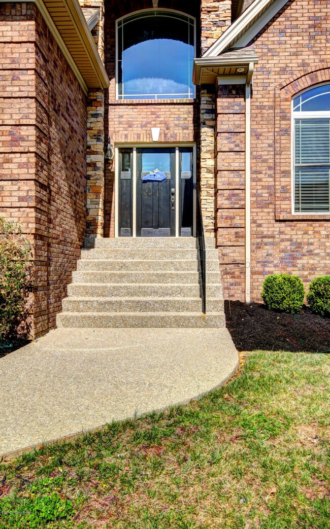 11104 Blade Crest Way, Louisville, KY 40291 - photo 4