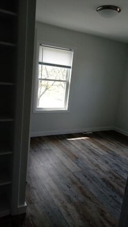 232 Union St unit 2 RIGHT, Franklin, MA 02038 - photo 6