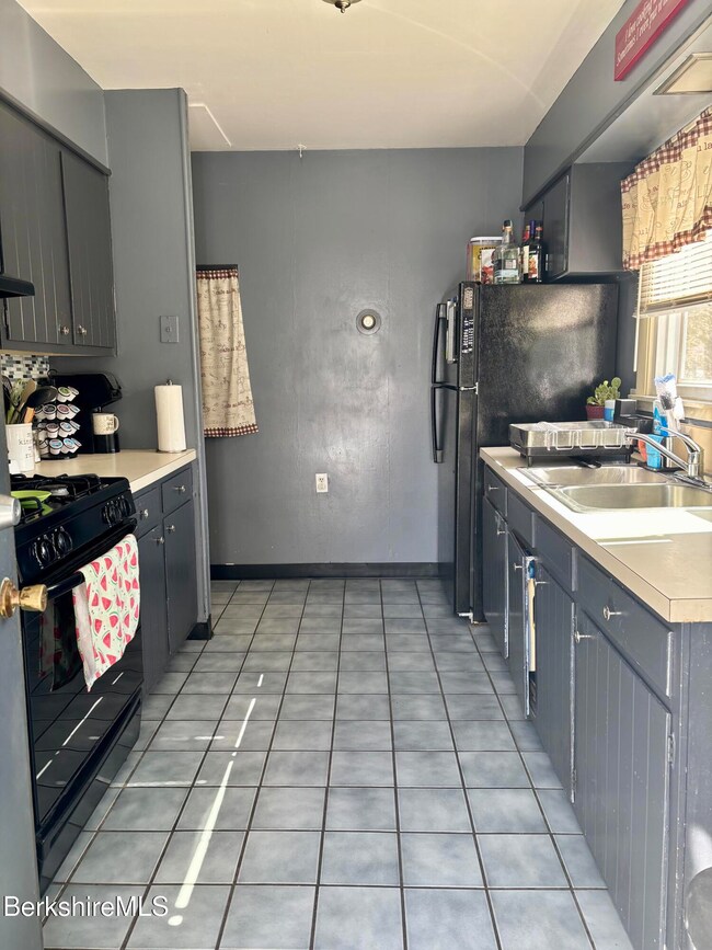 46 Bossidy Dr, Pittsfield, MA 01201 - photo 7