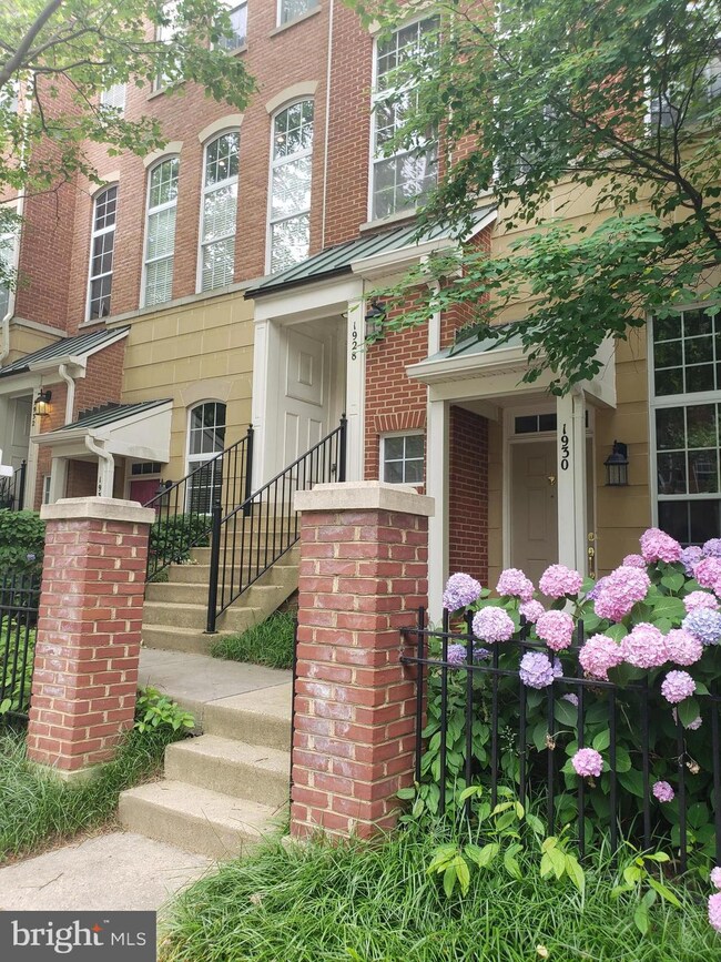 1928 Crescent Park Dr unit 29B, Reston, VA 20190 - photo 2
