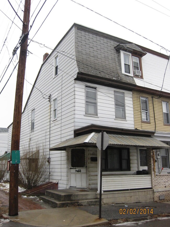 13 W Elm St, Tamaqua, PA 18252 - photo 2