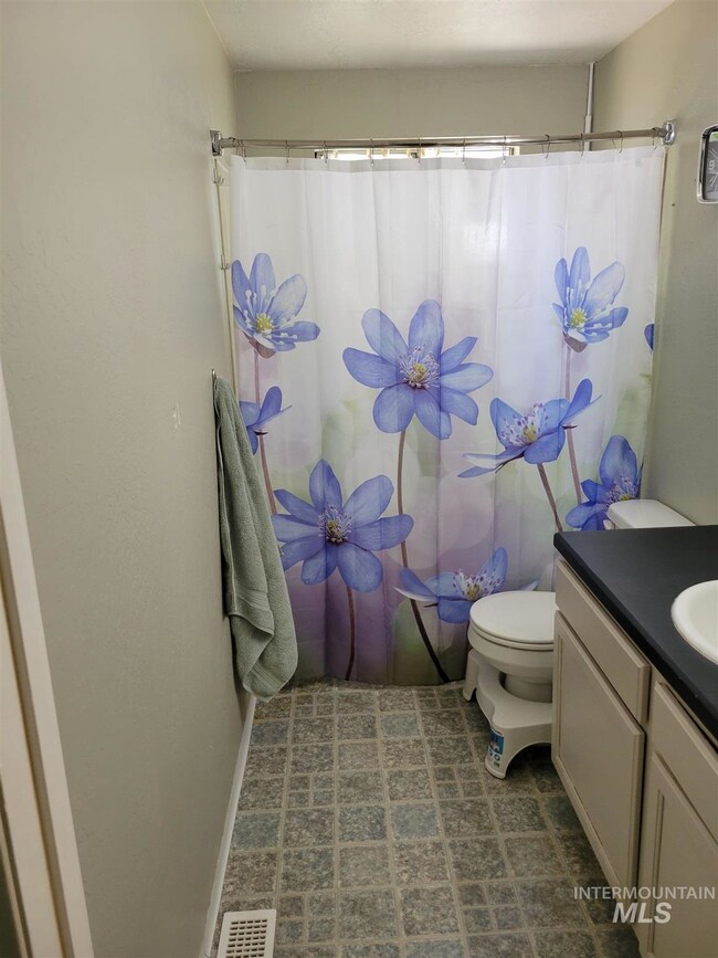 604 E Florida Ave, Nampa, ID 83686 - photo 3