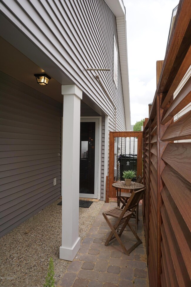 107 Logan Front entry