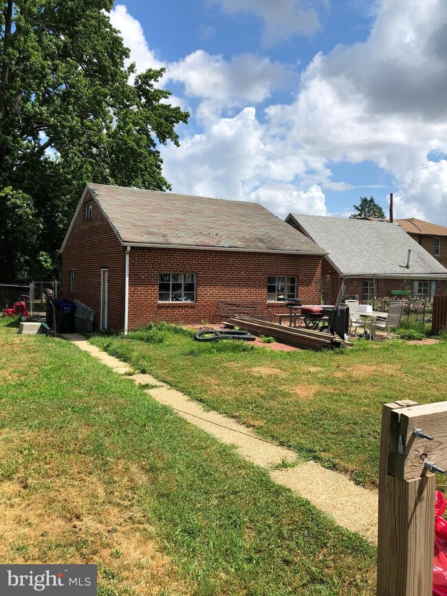 3208 Gainesville St SE, Washington, DC 20020 - photo 3