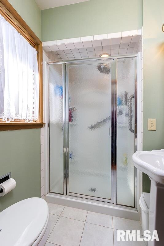 1740 Monterey Ct, Bettendorf, IA 52722 - photo 2