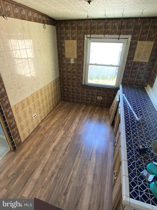 917 S 5th St, Camden, NJ 08103 - photo 3