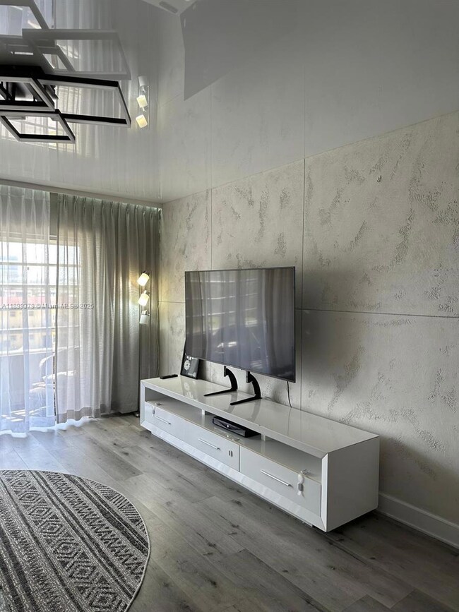 20201 NE 29th Ct unit D335, Miami, FL 33180 - photo 4