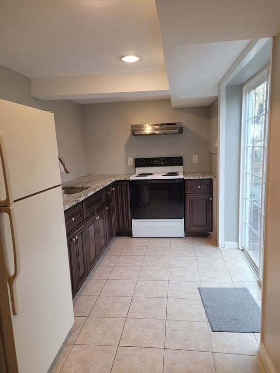 49 Mount Vernon Rd E unit 1, East Weymouth, MA 02189 - photo 2