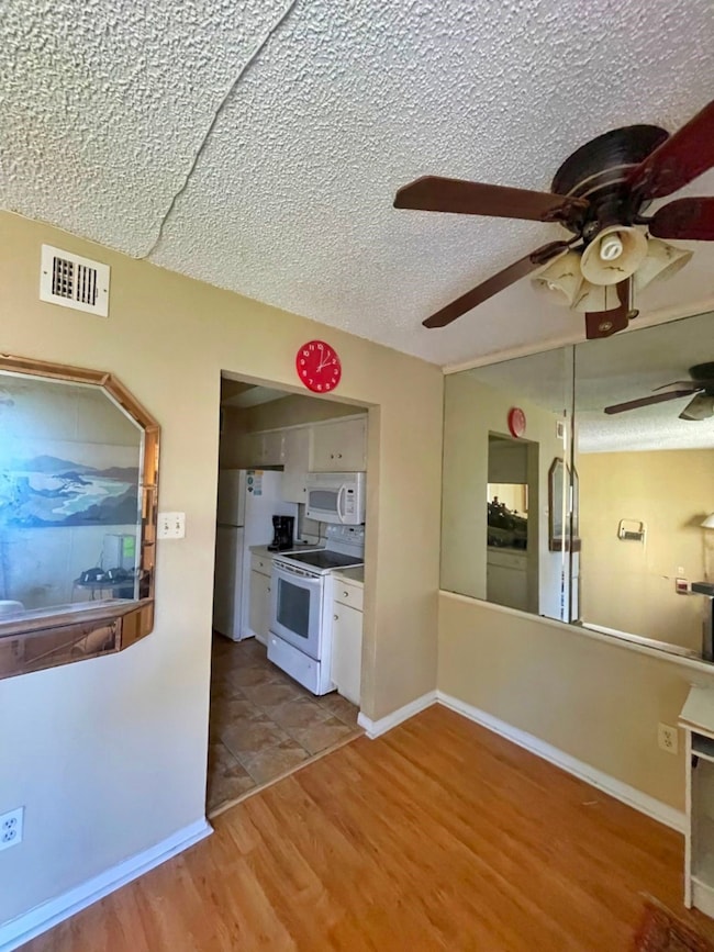 2800 Jeanetta St unit 1110, Houston, TX 77063 - photo 2