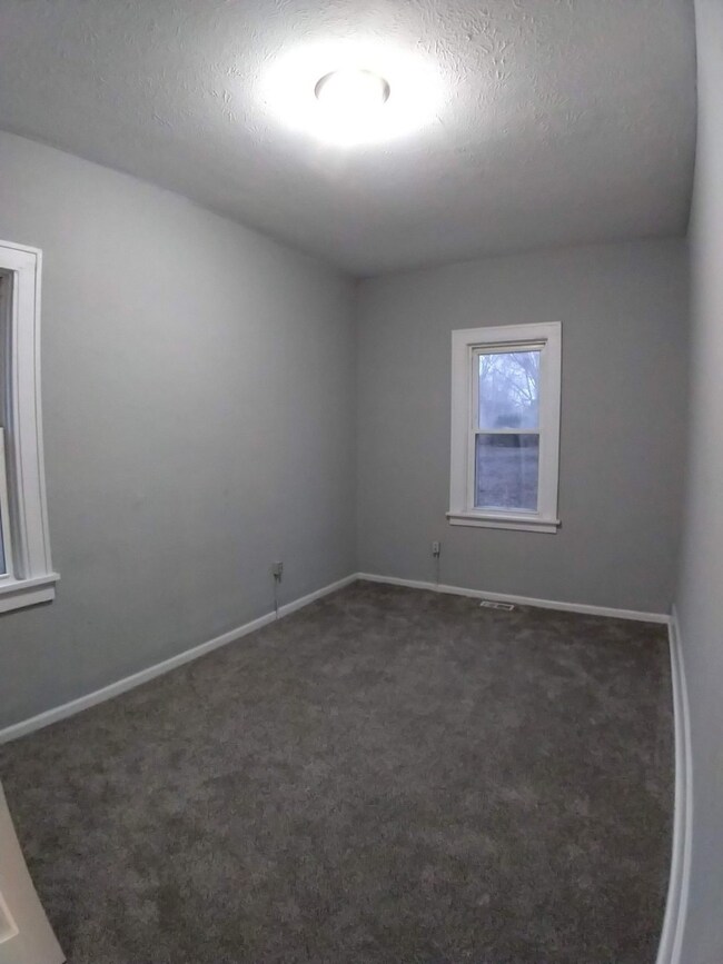 524 Virginia Ave, Elkhart, IN 46516 - photo 5