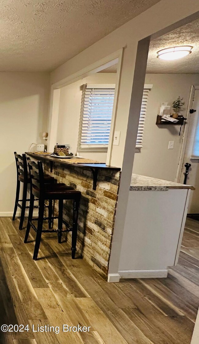 7012 John Paul Ln, Louisville, KY 40229 - photo 6