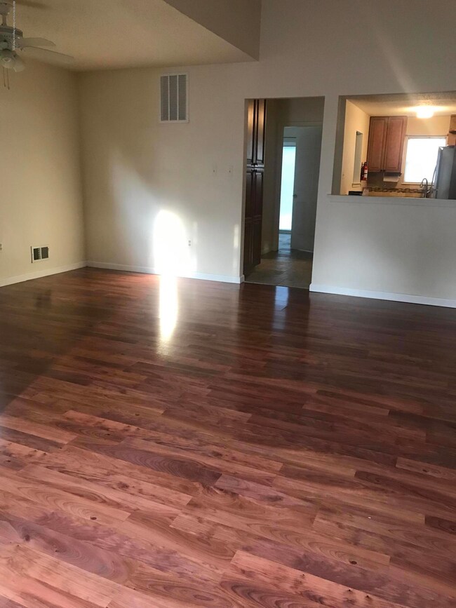 692DFF22-0728-46C1-A9EE-7E61208C2AB2